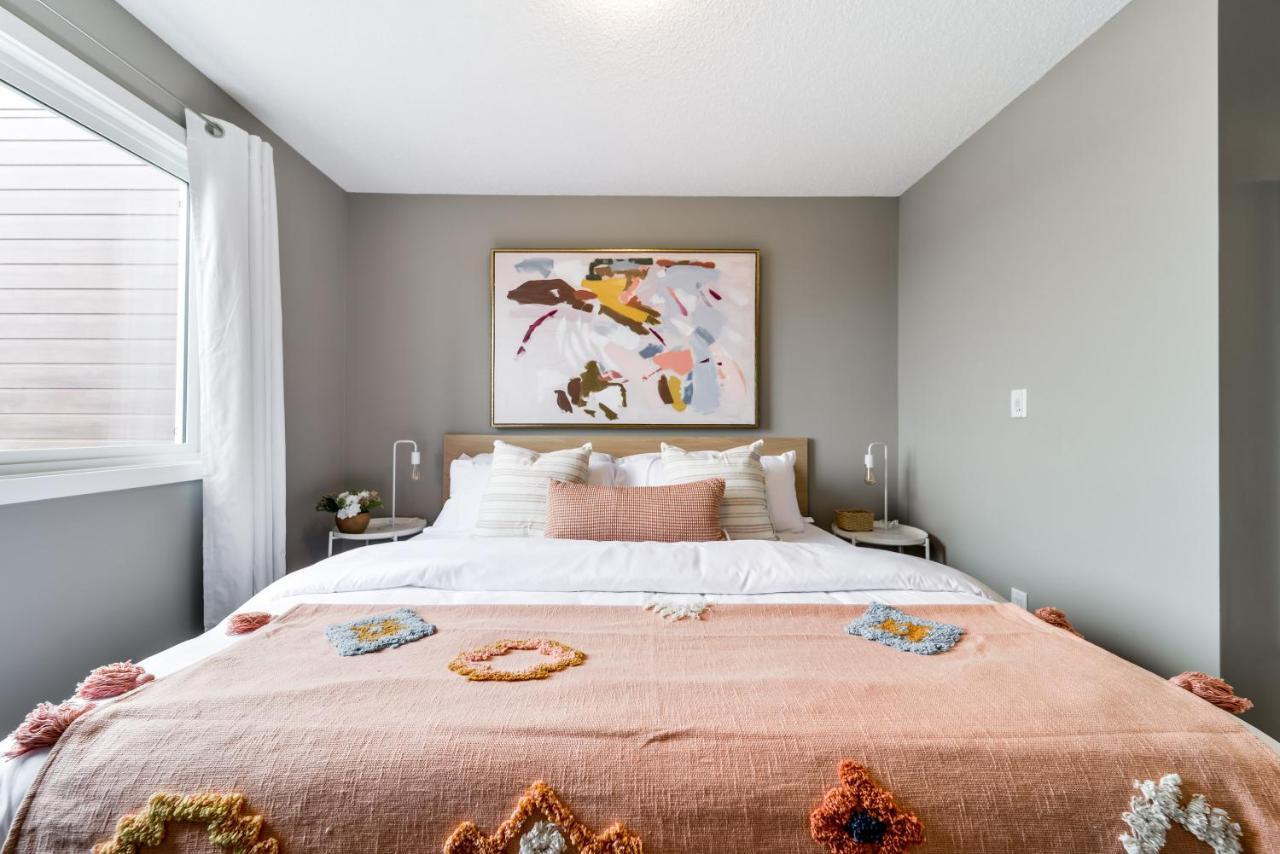 Peaceful Oasis Condo, Ac, Top Floor, Secure Ug Parking, Balcony, King Bed! Эдмонтон Экстерьер фото
